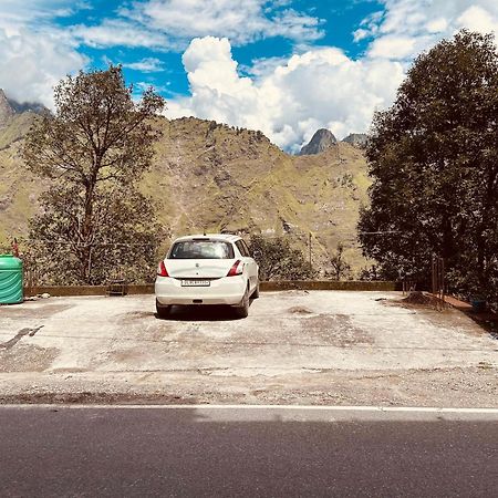 Sleeping Beauty Hotel Moutain View Property Joshimath Bagian luar foto