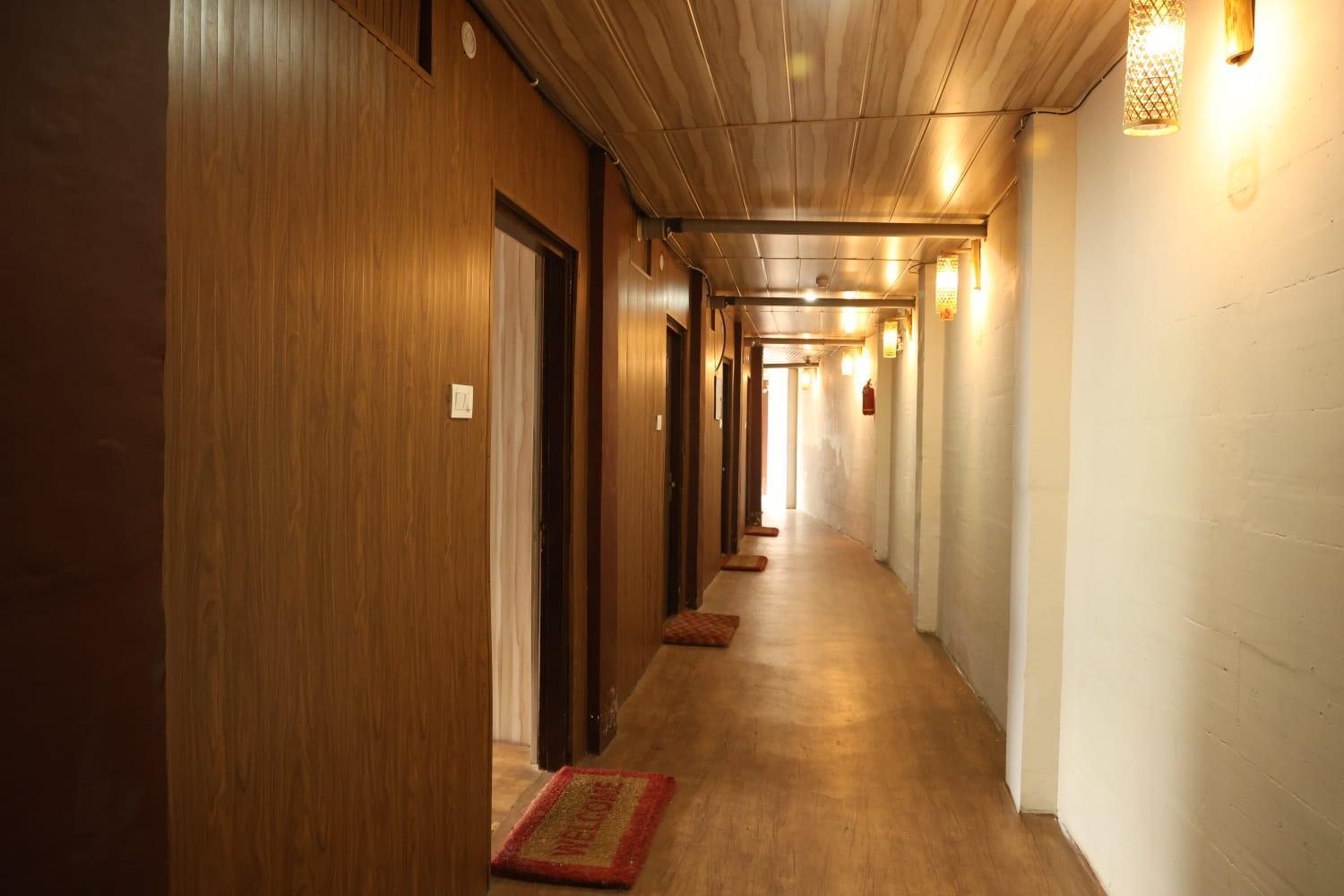 Sleeping Beauty Hotel Moutain View Property Joshimath Bagian luar foto