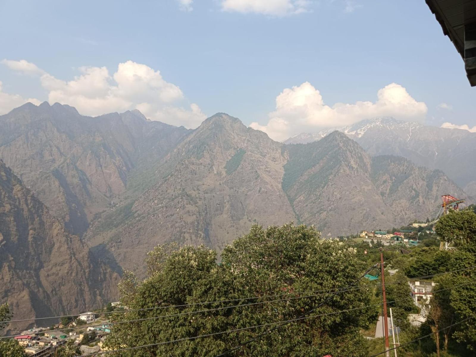Sleeping Beauty Hotel Moutain View Property Joshimath Bagian luar foto