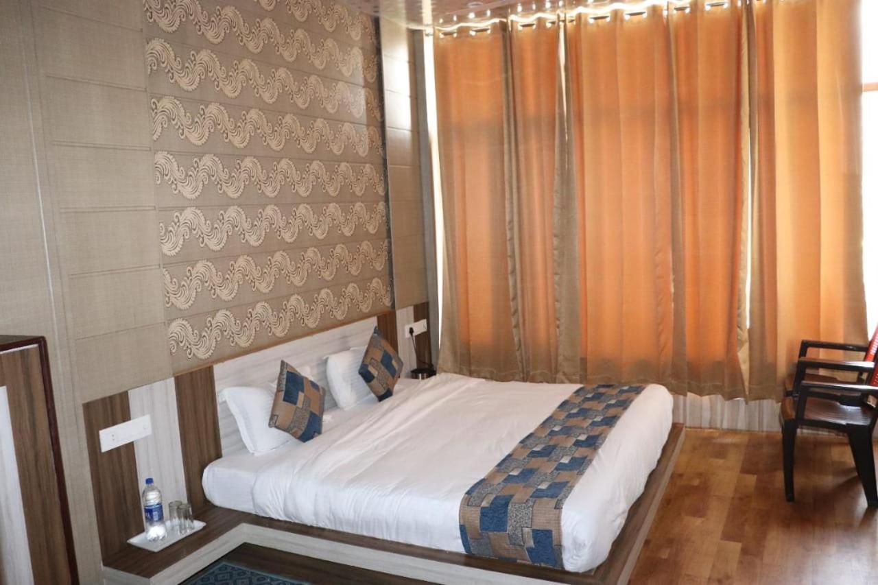 Sleeping Beauty Hotel Moutain View Property Joshimath Bagian luar foto