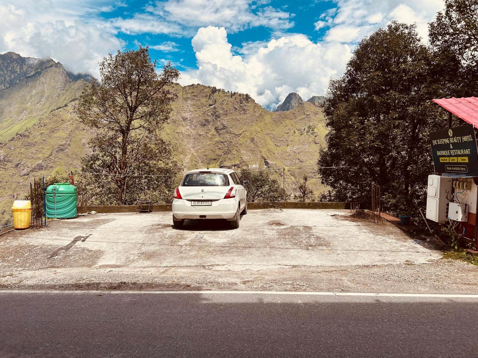Sleeping Beauty Hotel Moutain View Property Joshimath Bagian luar foto