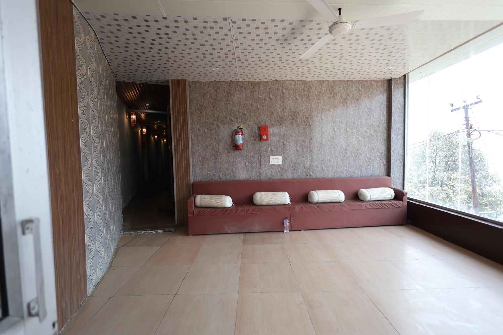Sleeping Beauty Hotel Moutain View Property Joshimath Bagian luar foto