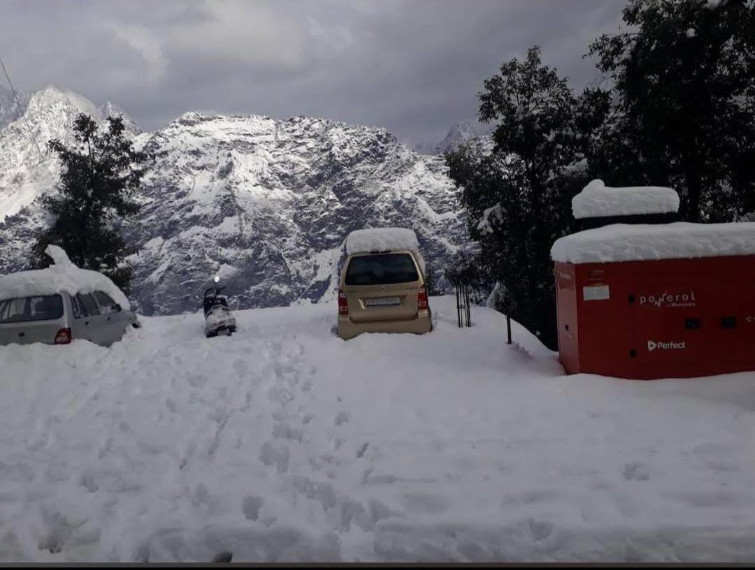 Sleeping Beauty Hotel Moutain View Property Joshimath Bagian luar foto