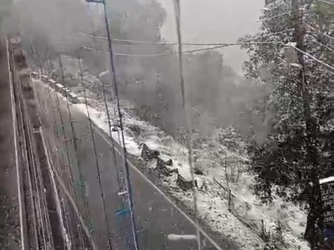 Sleeping Beauty Hotel Moutain View Property Joshimath Bagian luar foto